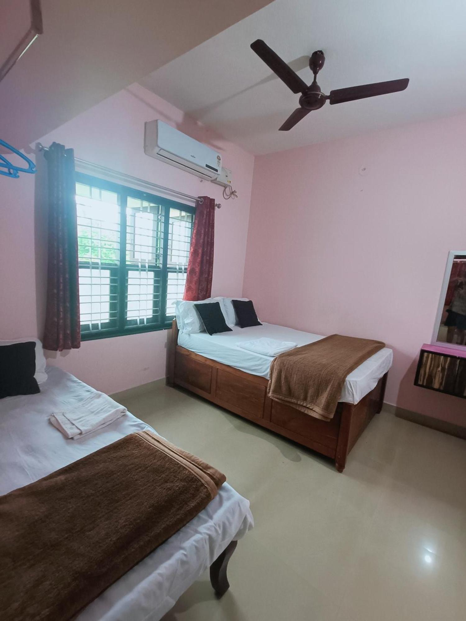 Maanyatha Home Stay マニパル 部屋 写真
