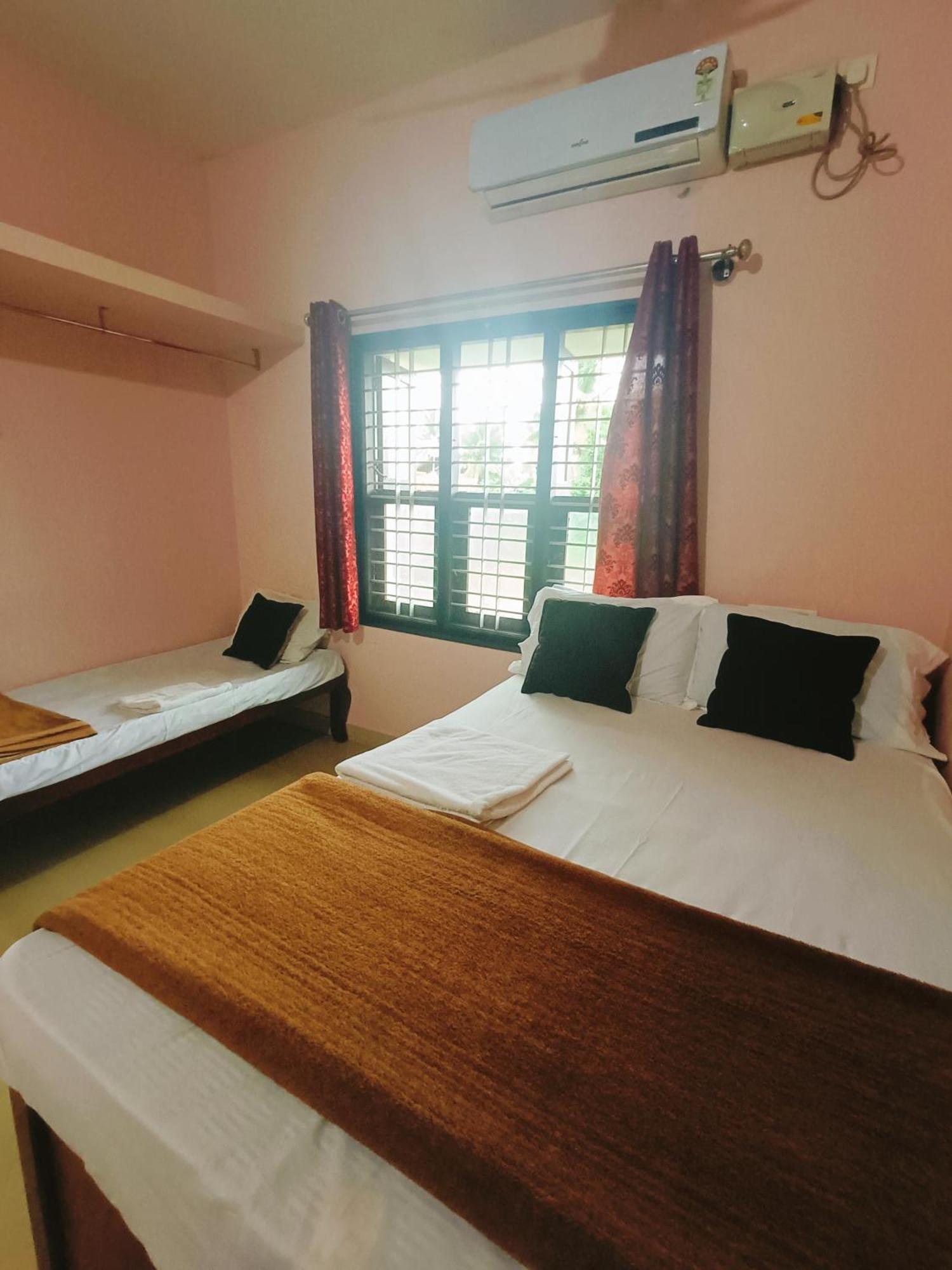 Maanyatha Home Stay マニパル 部屋 写真
